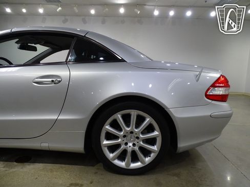 Used 2007 Mercedes-Benz SL 550 image 31