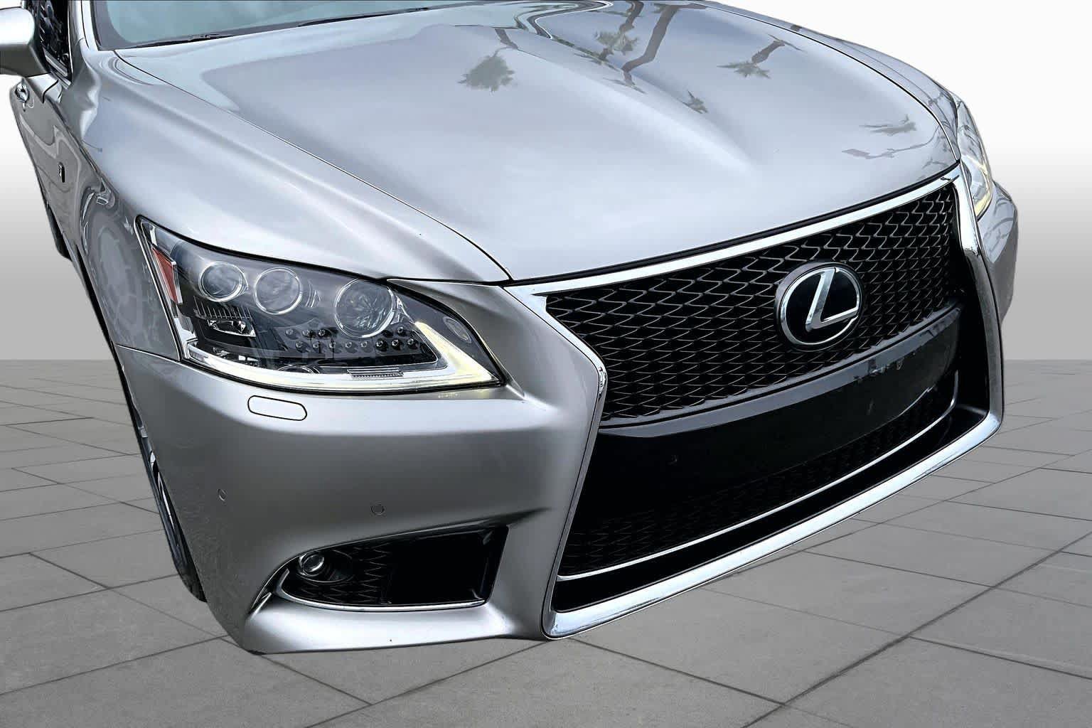 Used 2017 Lexus LS 460 F Sport w/ F Sport Package AWD/4WD image 28