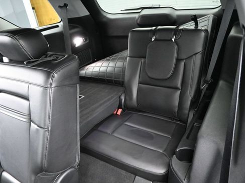 Used 2023 Ford Explorer XLT w/ Equipment Group 202A AWD/4WD image 17
