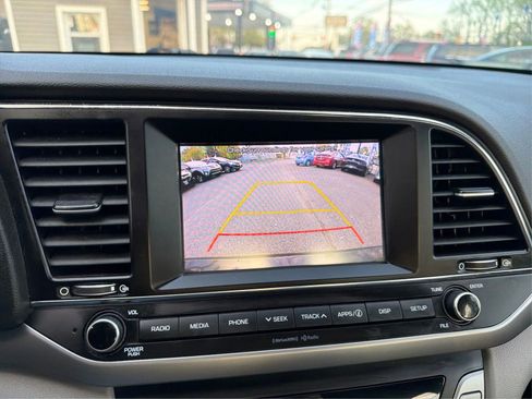 Used 2018 Hyundai Elantra SEL FWD image 25