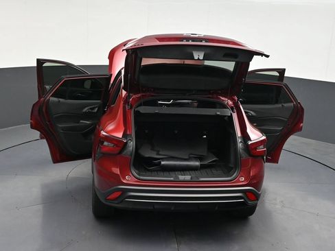 Used 2024 Chevrolet Trax RS FWD image 37