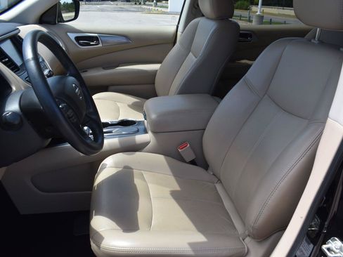 Used 2019 Nissan Pathfinder SL FWD image 25
