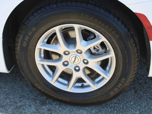 Used 2024 Chrysler Voyager LX FWD image 10
