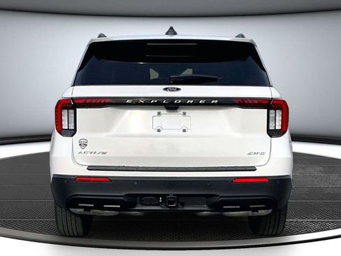 New 2025 Ford Explorer Active image 4