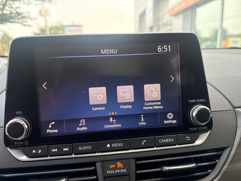 Used 2023 Nissan Altima 2.5 SV FWD image 13