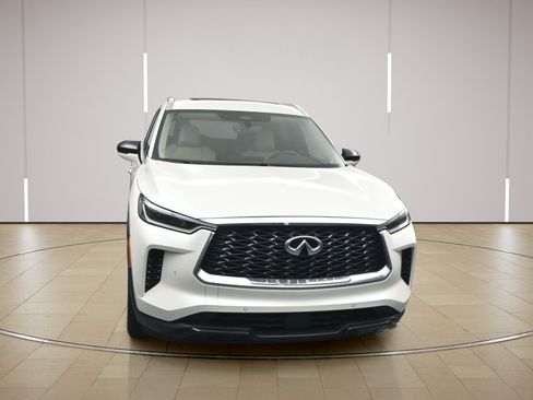Used 2025 INFINITI QX60 Luxe FWD image 2