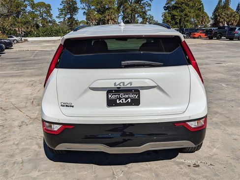 Certified 2025 Kia Niro Wind image 8