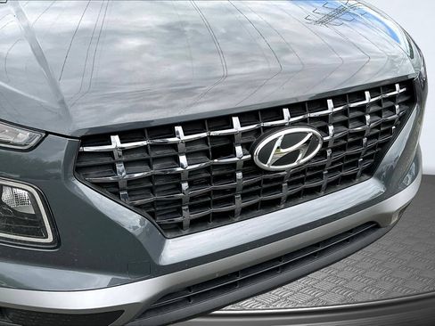 Used 2025 Hyundai Venue SEL FWD image 31