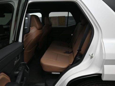 Used 2025 Toyota 4Runner Limited image 33