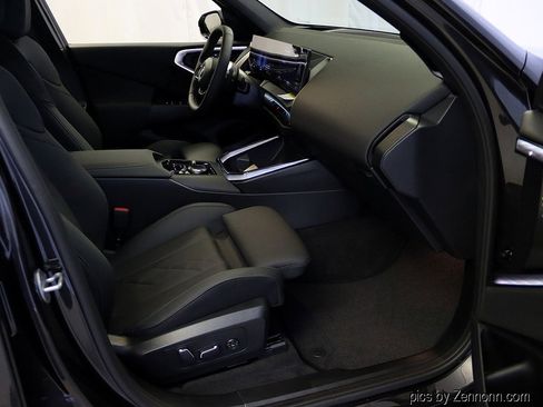 Used 2025 BMW X3 xDrive30i w/ Premium Package image 36