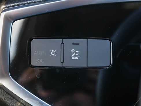 New 2025 Audi Q3 2.0T Premium image 37