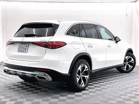 Used 2025 Mercedes-Benz GLC 350e 4MATIC image 11