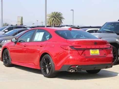 Used 2025 Toyota Camry SE w/ Multimedia Upgrade Package image 19