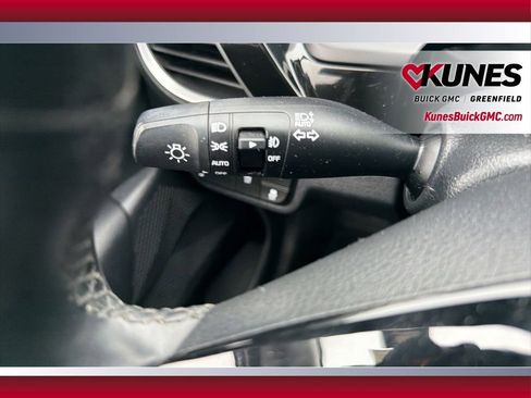 Used 2025 Kia Seltos S image 37