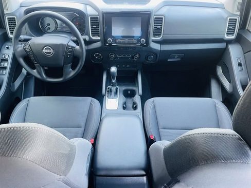 Used 2022 Nissan Frontier SV w/ Technology Package image 15