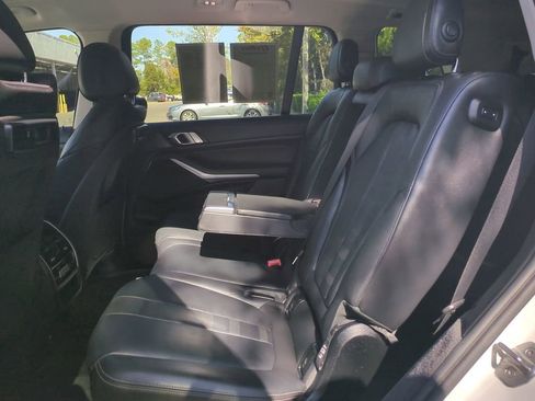 Used 2020 BMW X7 xDrive40i w/ Cold Weather Package image 13