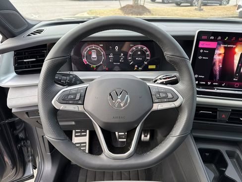 New 2026 Volkswagen Tiguan SE R-Line FWD image 26