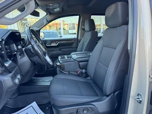 Used 2022 GMC Sierra 1500 Elevation w/ LPO, Elevation Black Package image 11