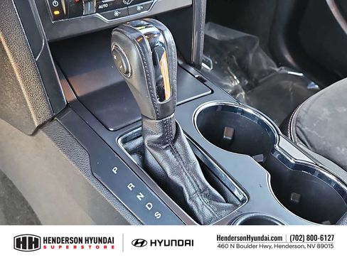 Used 2018 Ford Explorer XLT w/ Equipment Group 202A FWD image 32