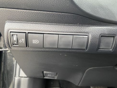 Used 2022 Toyota Corolla SE w/ SE Premium Package image 14