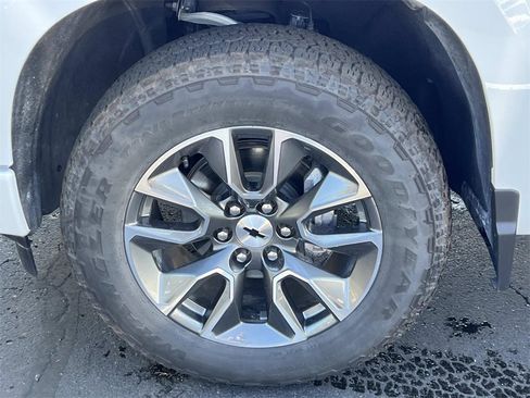 Certified 2025 Chevrolet Silverado 1500 RST image 9