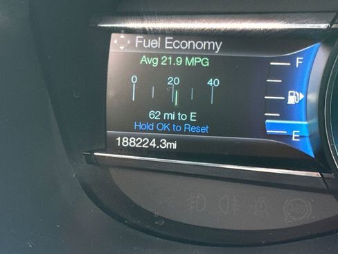 Used 2017 Ford Explorer XLT w/ Equipment Group 202A AWD/4WD image 36