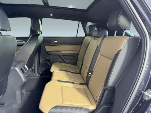 Used 2022 Volkswagen Atlas Cross Sport SEL R-Line image 13