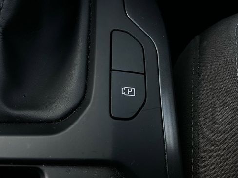 Used 2025 Kia K4 LXS image 23