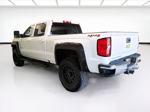 Used 2017 Chevrolet Silverado 2500 LT AWD/4WD image 6