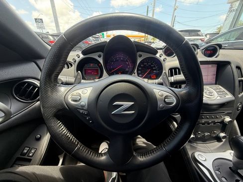 Used 2018 Nissan 370Z Touring image 11