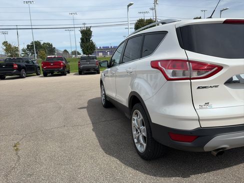 Used 2016 Ford Escape Titanium AWD/4WD image 5