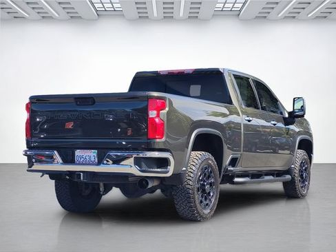Used 2022 Chevrolet Silverado 2500 LTZ w/ LTZ Convenience Package AWD/4WD image 4