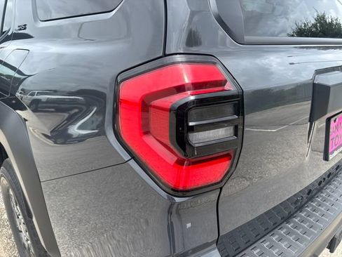 New 2026 Toyota 4Runner SR5 AWD/4WD image 34