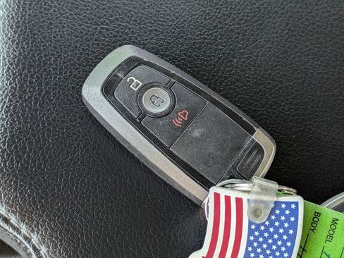 Used 2019 Ford F150 Lariat w/ Trailer Tow Package image 32