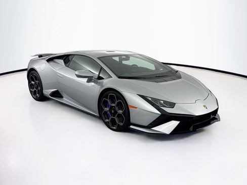 Used 2024 Lamborghini Huracan Tecnica image 3