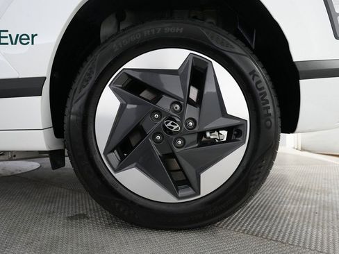 Used 2024 Hyundai Kona SEL image 19