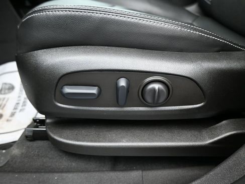 Used 2022 GMC Terrain SLT w/ LPO, Floor Liner Package image 10