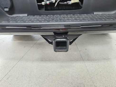 Used 2025 Chevrolet Colorado Z71 w/ Technology Package image 49