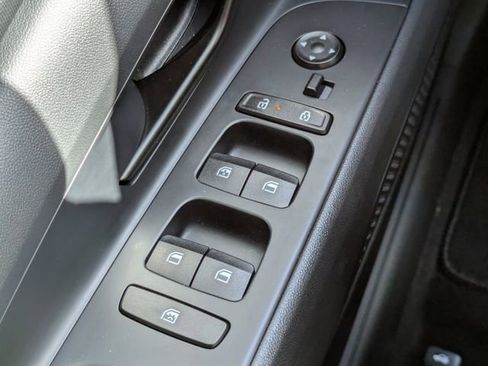 Used 2025 Hyundai Elantra Sport FWD image 21