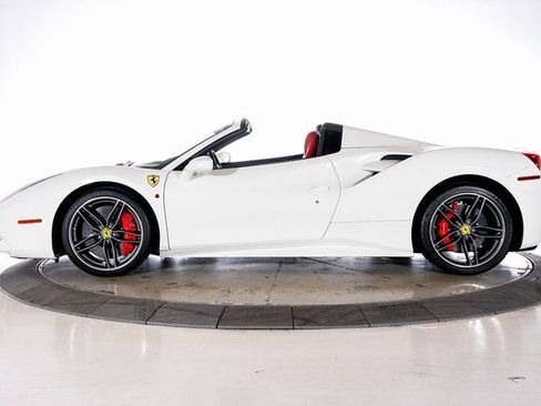 Used 2019 Ferrari 488 Spider image 3