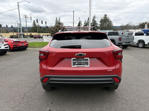 New 2026 Chevrolet Trax RS w/ Sunroof Package image 4
