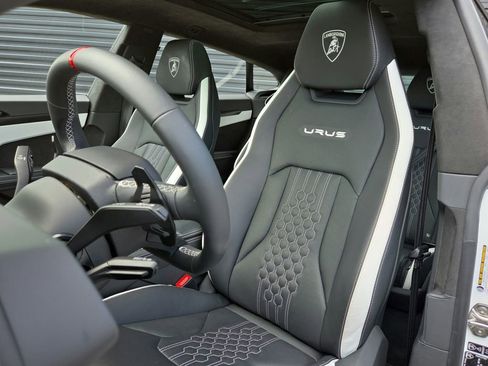 Used 2024 Lamborghini Urus S AWD/4WD image 5