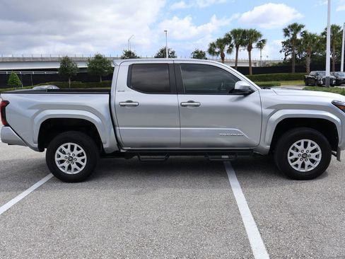 Used 2024 Toyota Tacoma SR5 RWD image 7