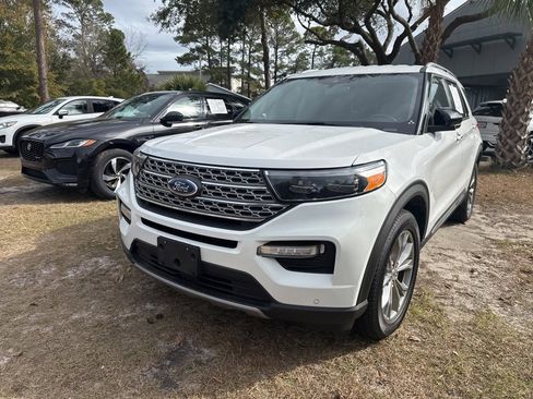 Used 2023 Ford Explorer Limited image 2