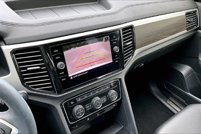 Used 2023 Volkswagen Atlas SE w/ Panoramic Sunroof Package FWD image 14