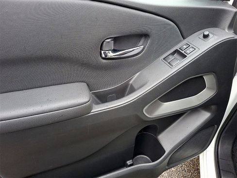 Used 2024 Nissan Frontier SV w/ Technology Package image 13