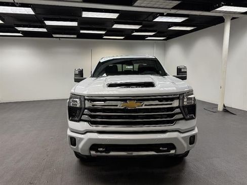 New 2026 Chevrolet Silverado 2500 High Country w/ High Country Premium Package AWD/4WD image 6