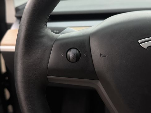 Used 2023 Tesla Model 3 Standard Range image 54