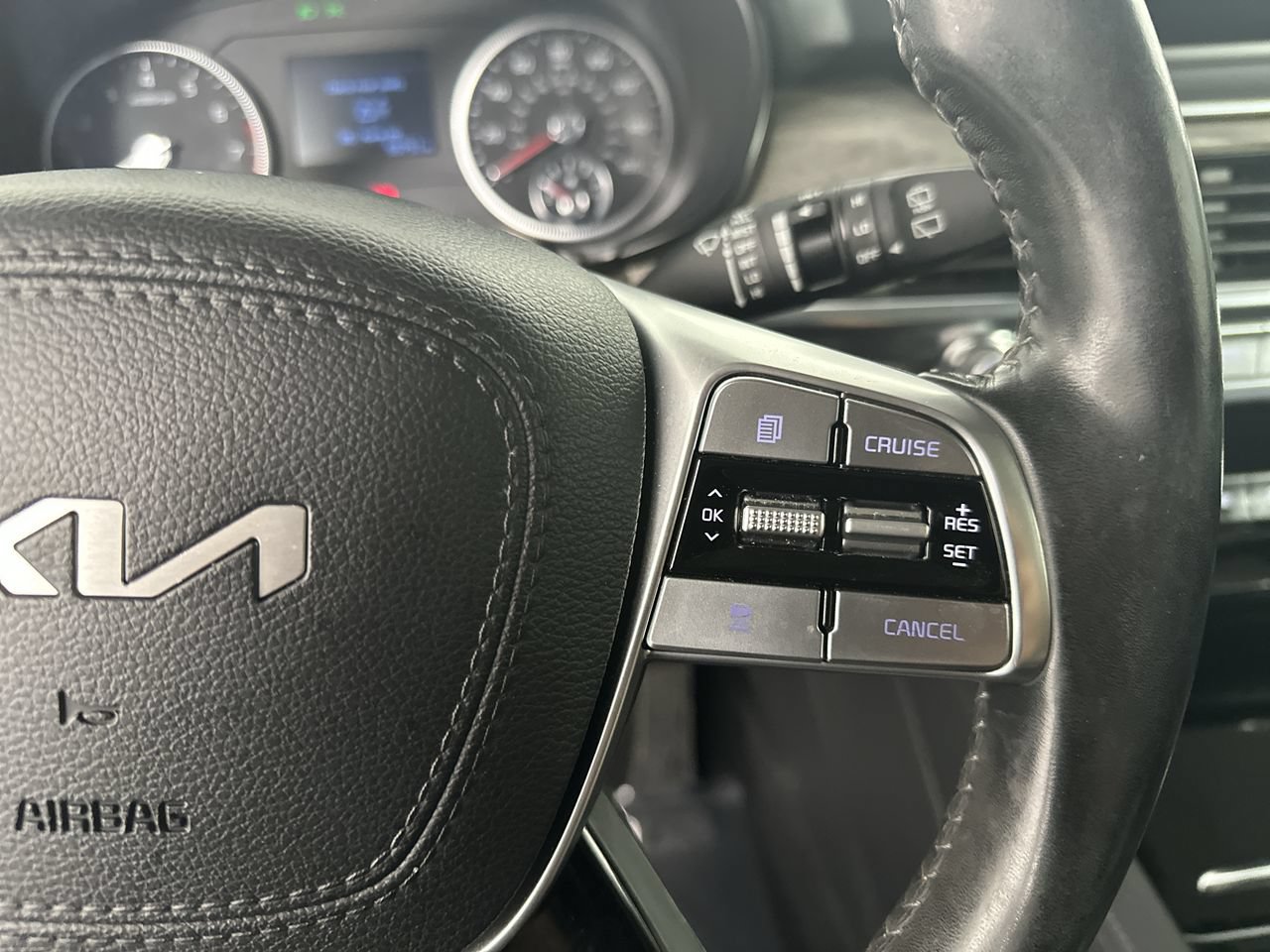Used 2022 Kia Telluride EX w/ EX Premium Package FWD image 7