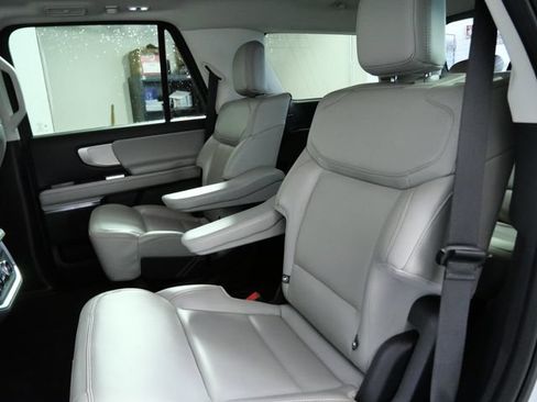 Certified 2025 Ford Expedition Active AWD/4WD image 14